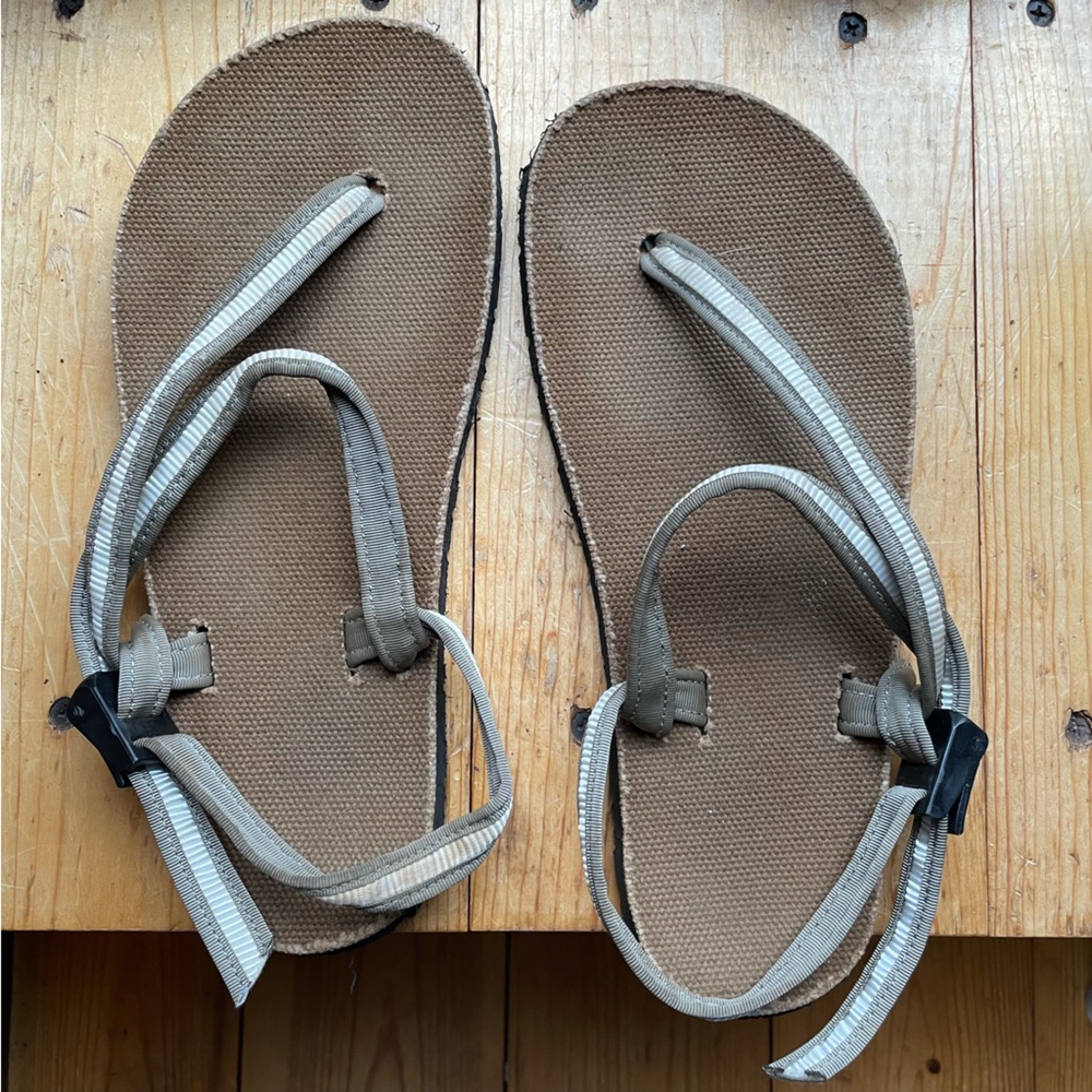 - Earth Runners Alpha sandals